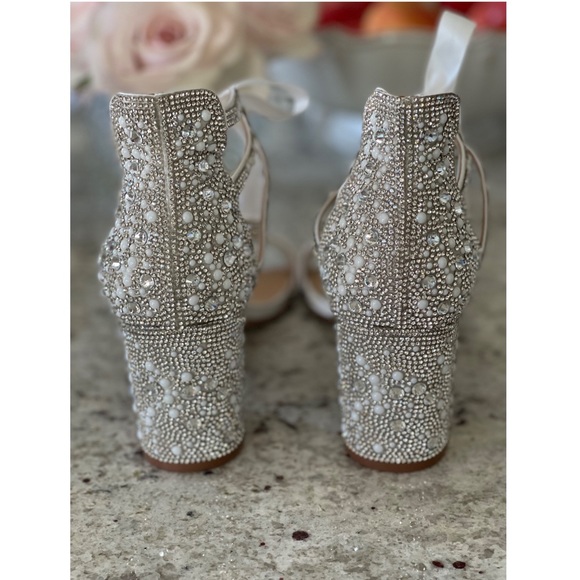 BNWT Kate Whitcomb “Lola” Ivory Block Heel Bridal Shoes - Picture 5 of 9